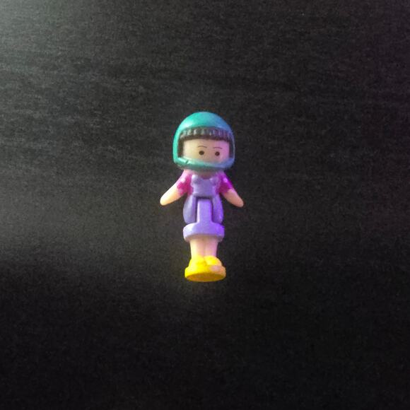 Vintage Polly Pocket Bluebird 1994 Scooter Fun Replacement Doll - Picture 2 of 3